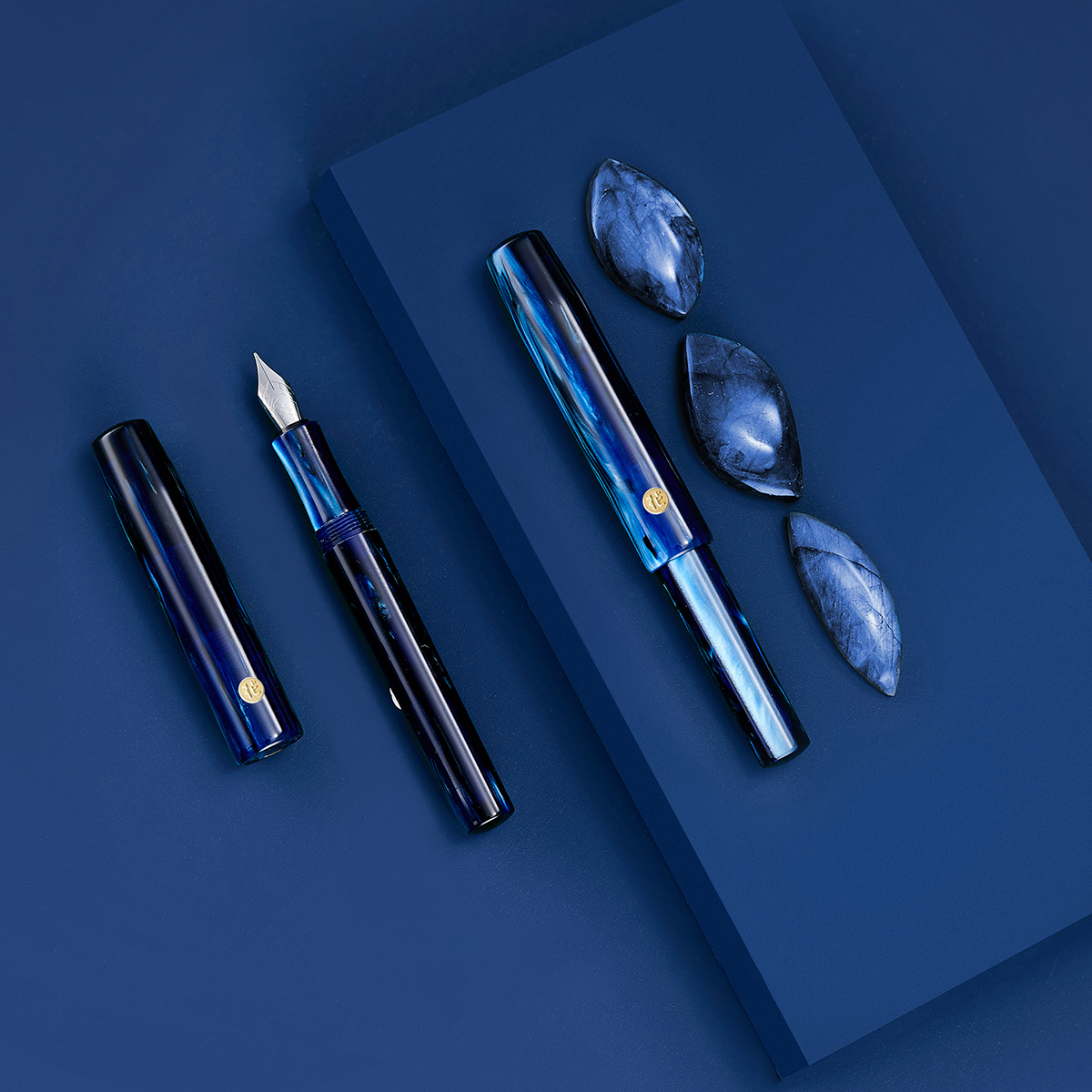 Chrysanthemum Garden Series Milky Way Blue Celluloid Fountain Pen